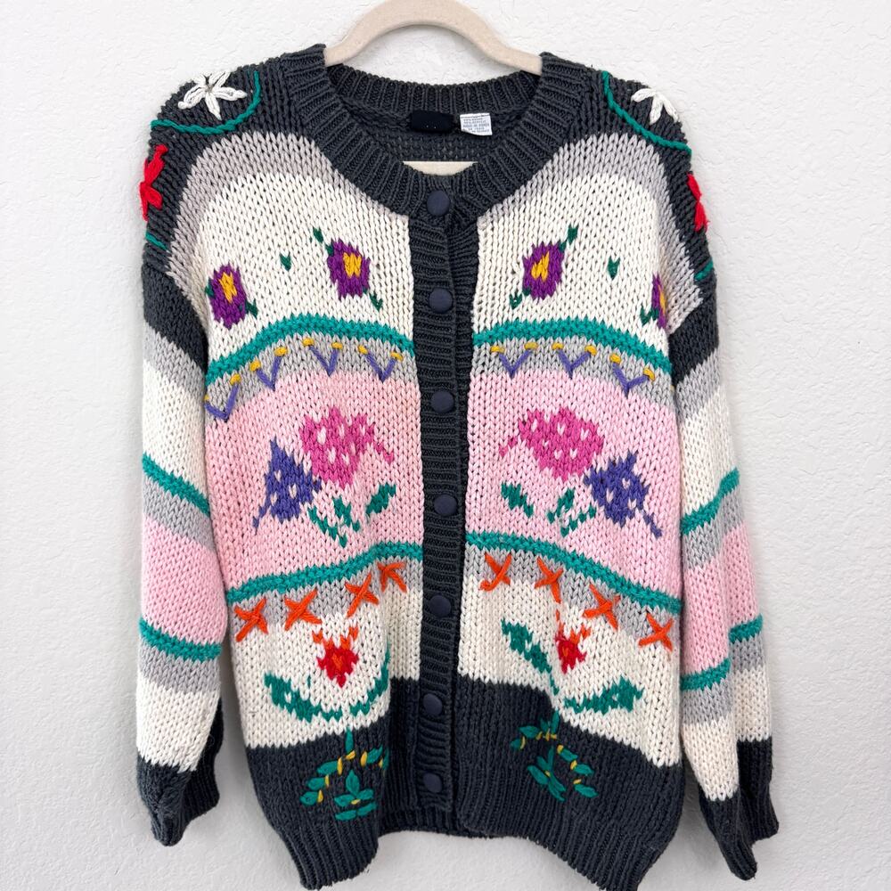 Vintage Womens Knit Cradigan Sweater Size M Cottagecore Pastel Feminine Gray